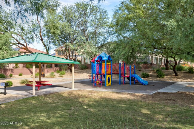 Building Photo - 2237 W Bonanza Ln
