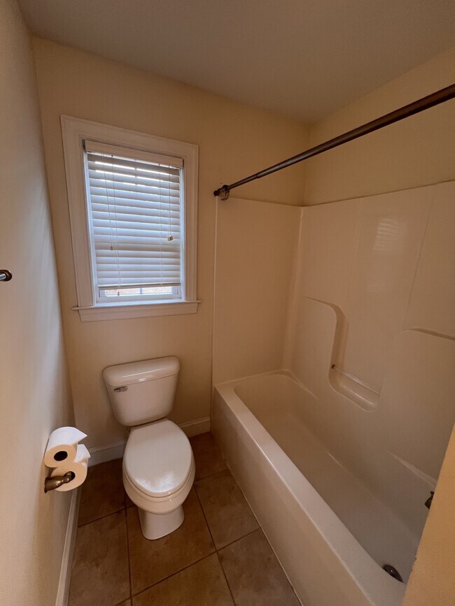 Building Photo - 1223 Hammocks Beach Rd