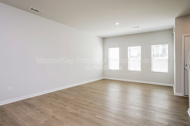 Building Photo - 112 Silver Fir Ln