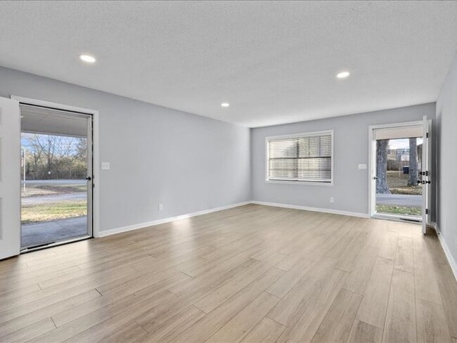 Building Photo - 801 4th Ave E