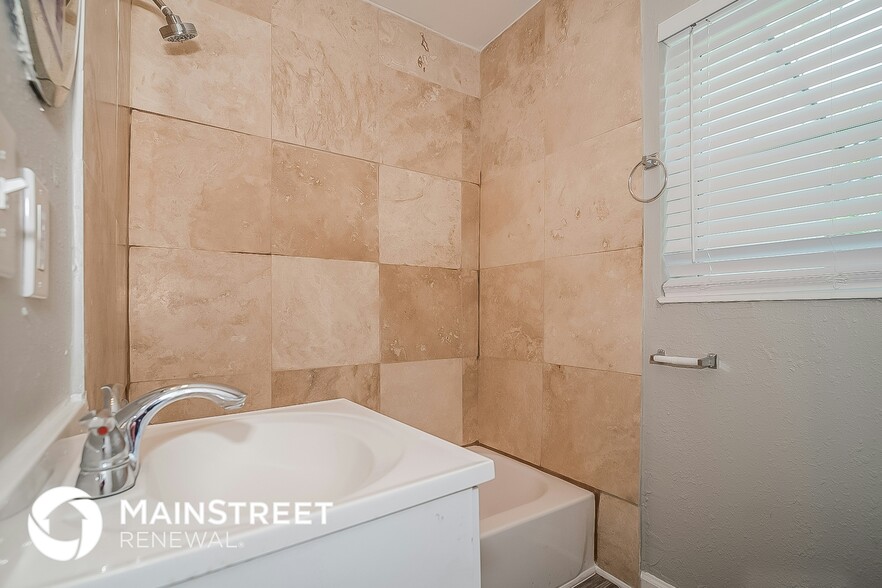 Building Photo - 1912 Rugby Rd