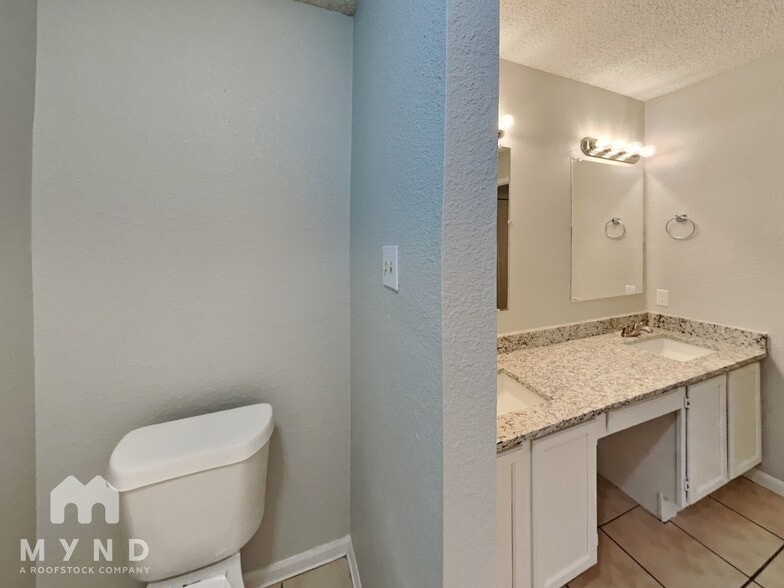Building Photo - 156 High Pointe Ln