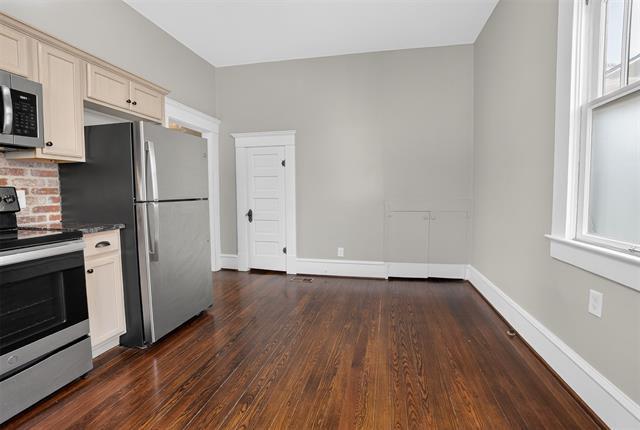 Building Photo - 1630 Mistletoe Blvd