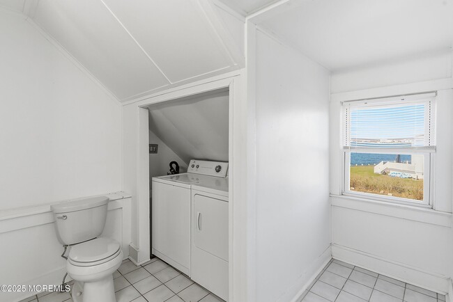 Building Photo - 5 Marine Pl