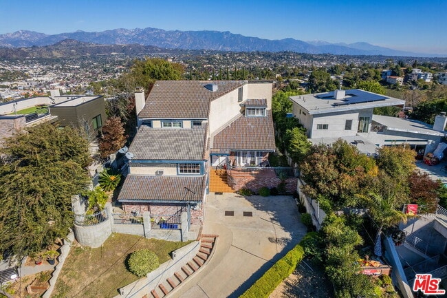 Building Photo - 3860 Cazador St