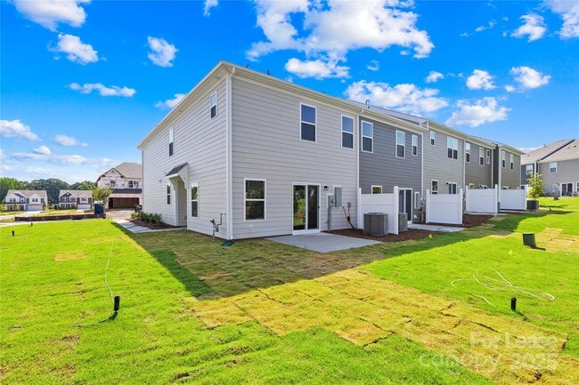 Building Photo - 744 Lock Haven Dr NW