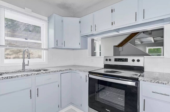 Building Photo - LOOK AT THIS GEM!  Schedule A Tour Today!!