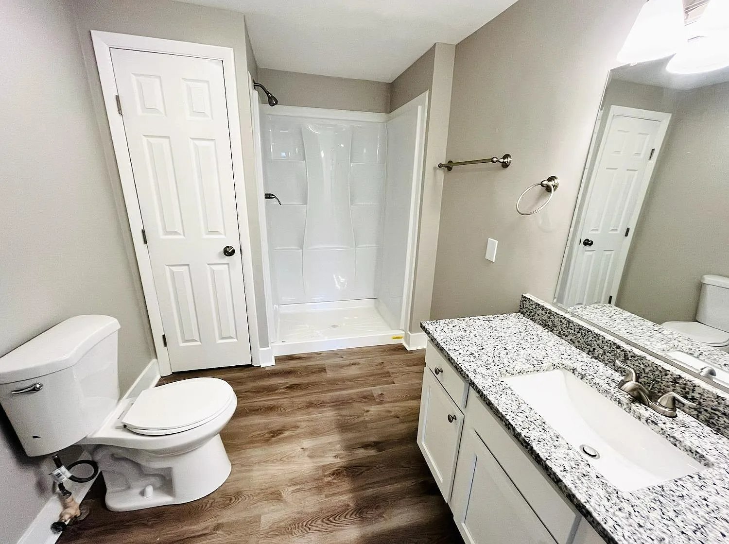 Building Photo - 1910 Bising Ave