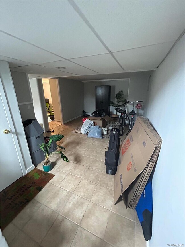 Building Photo - 16 Benjamin St