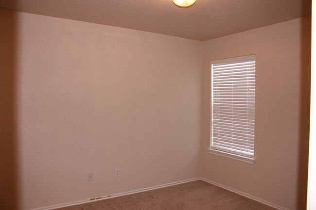 Building Photo - Spacious 4 bedroom in Wildhorse Creek