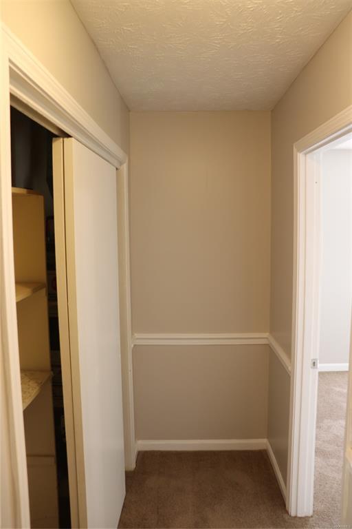 Building Photo - 760 N Burbank Dr