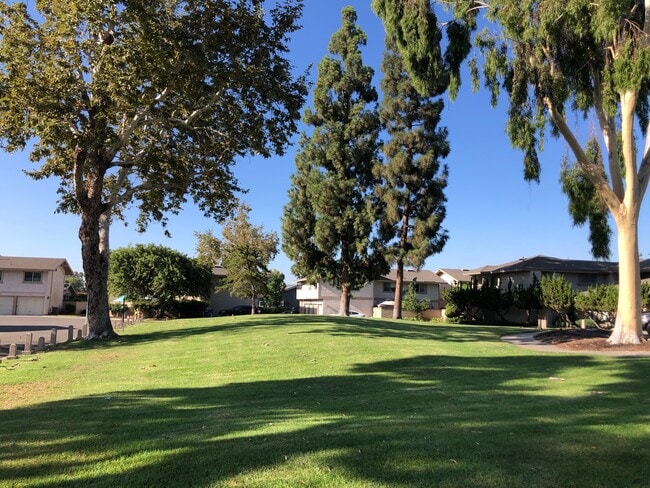 Building Photo - 183 Southampton Way