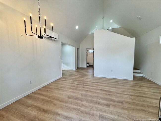 Building Photo - 313 N Moore St