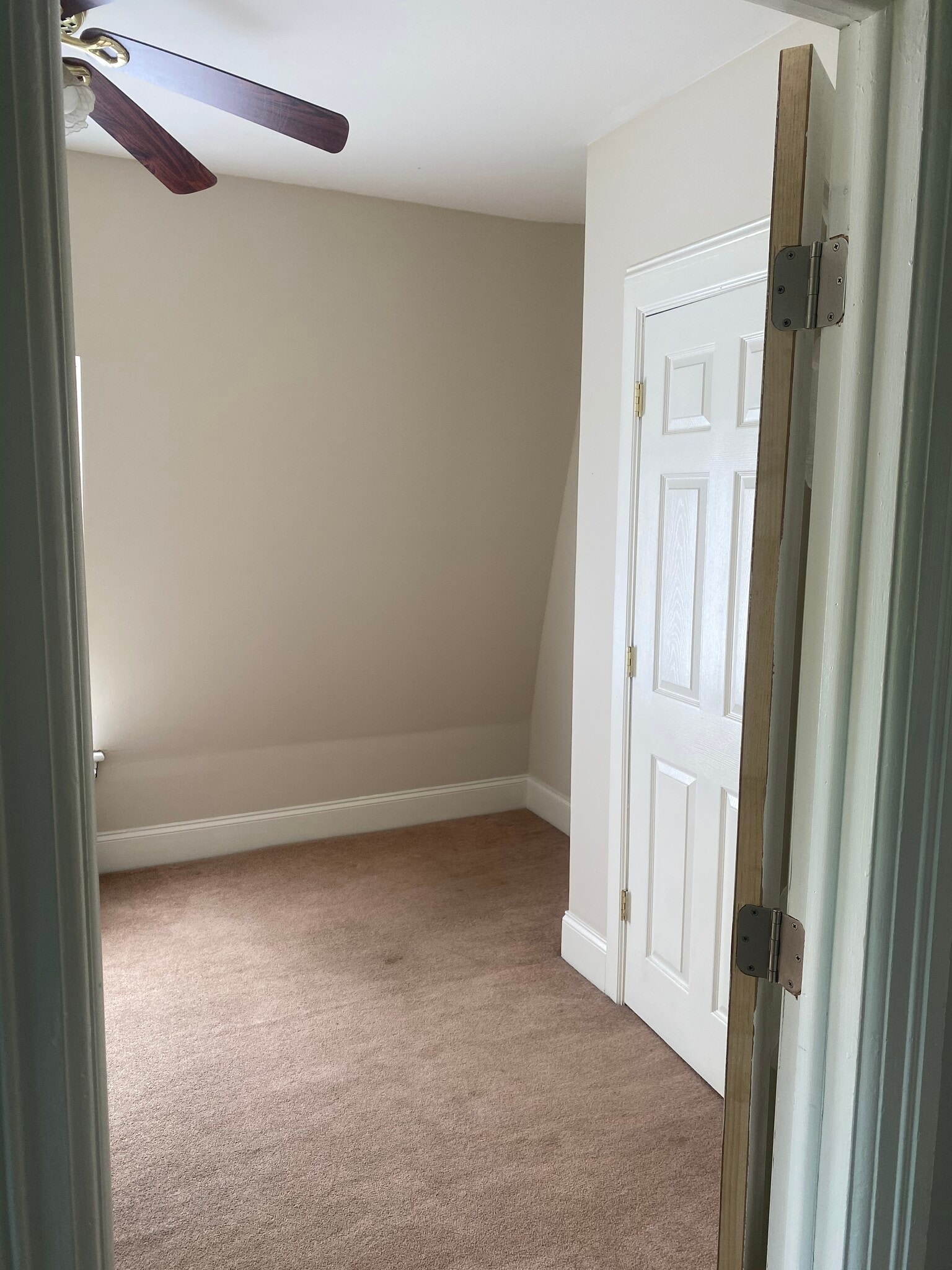 2nd floor - 1108 W 4th St