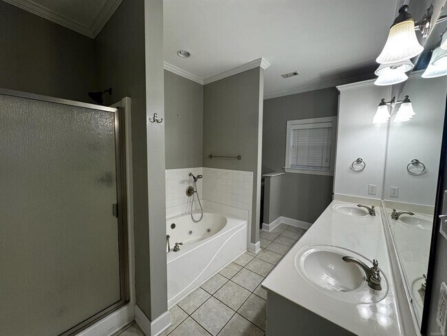 Building Photo - 520 Breckinridge Ln