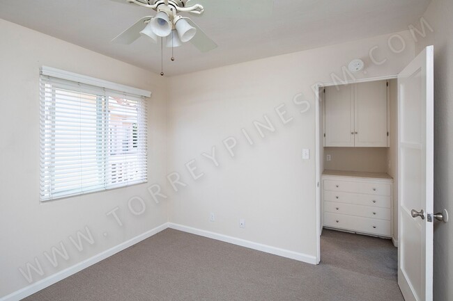 Building Photo - *OPEN HOUSE: 5/4 3-4PM* 2BR in Pacific Bea...