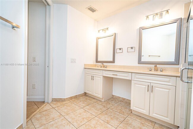 Building Photo - 8231 NW 127th Ln