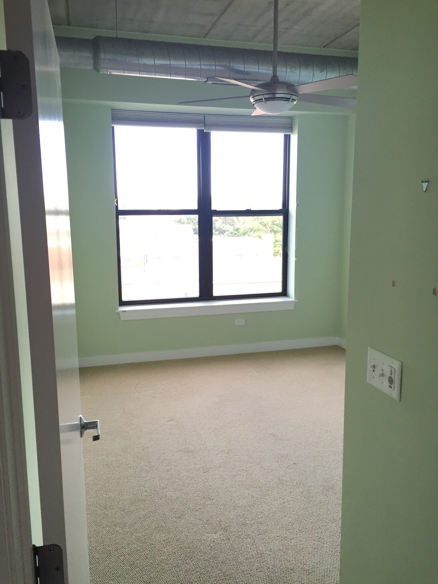 2nd BR - 3245 N Ashland Ave