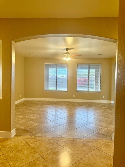 Building Photo - 40148 N Perrone St