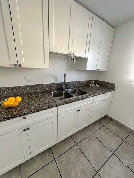 Building Photo - The Fountains