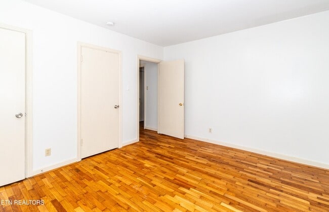 Building Photo - 602 Lookout Ct SE