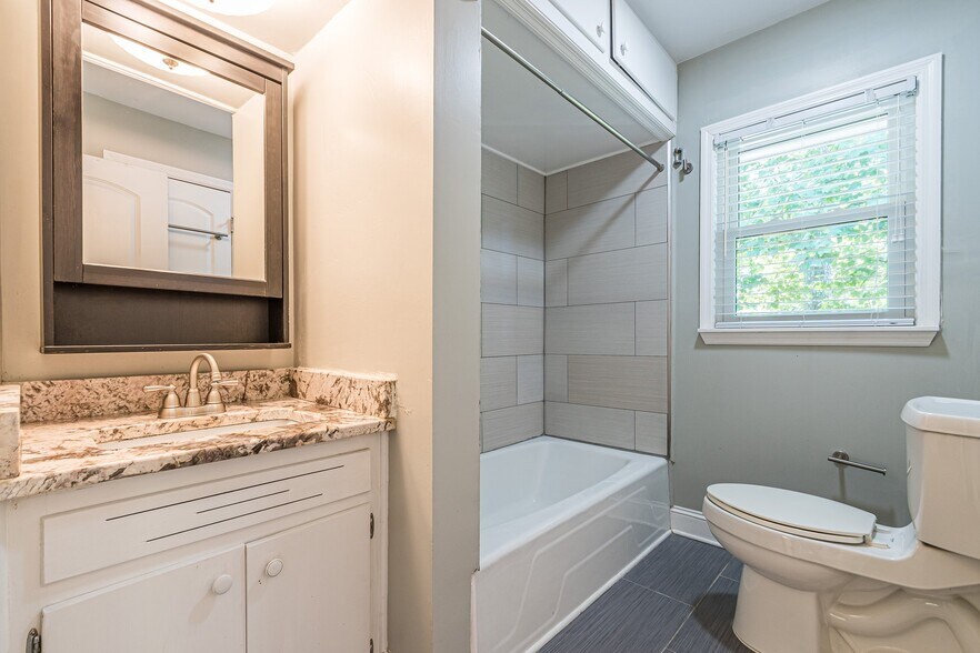 Bath 2 - 1574 Old Spring House Ln