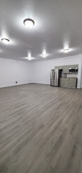 Primary Photo - 320 N Tower Ave