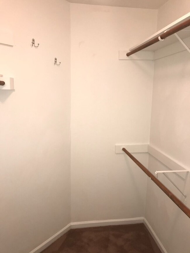 Building Photo - Oakbrooke Meadows