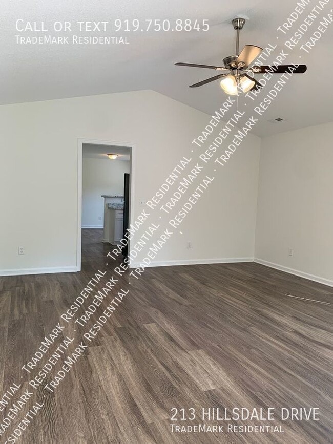 Building Photo - 213 Hillsdale Dr