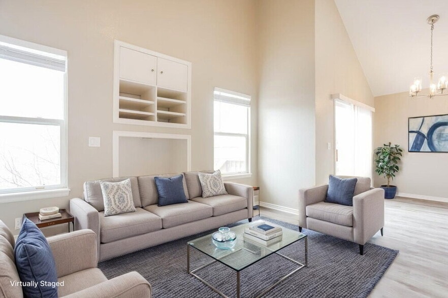 Building Photo - 12525 S Beaver Creek Way