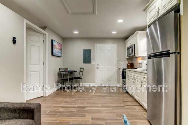 Building Photo - 318 Deer Cove Ln