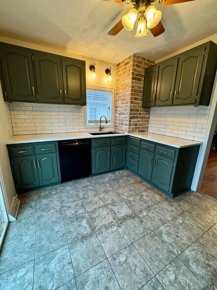 Building Photo - 2225 26th St