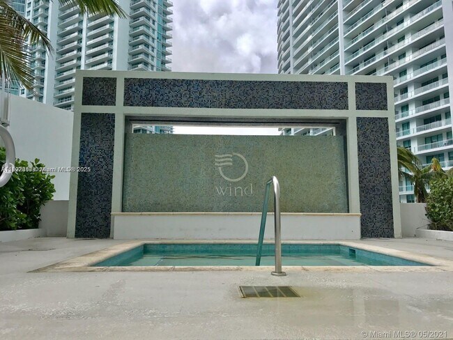 Building Photo - 350 S Miami Ave