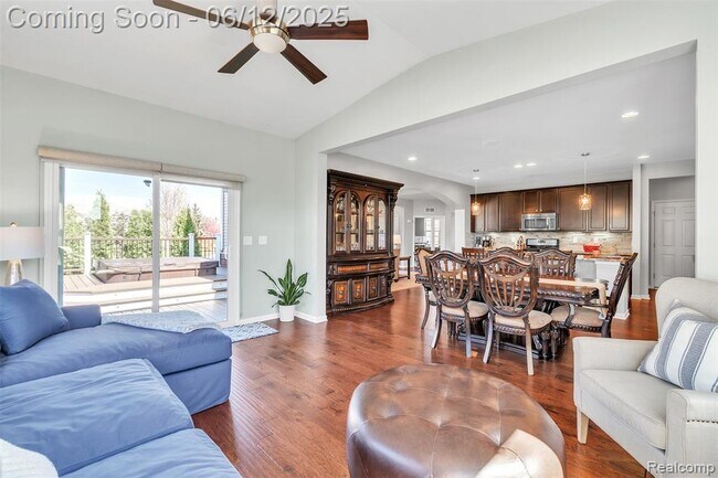 Building Photo - 15745 Diamante Dr