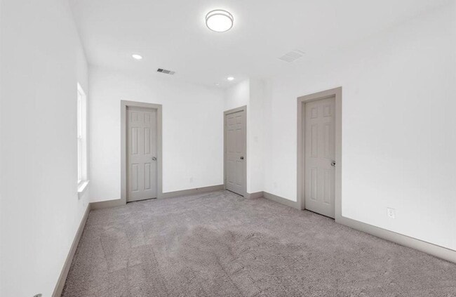 Building Photo - 5021 Mallow St