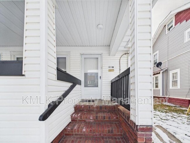 Building Photo - 918 Peckham St