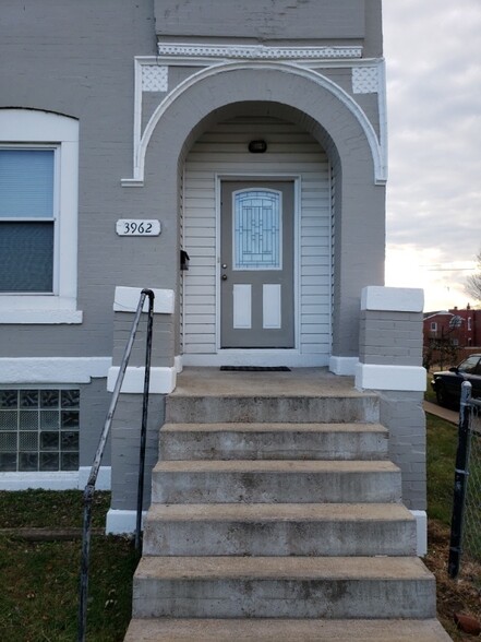 Building Photo - 3962 Evans Ave