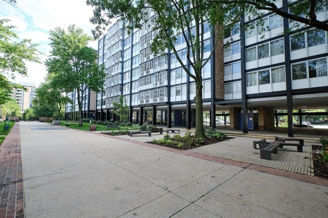 Building Photo - 1301 Delaware Ave SW