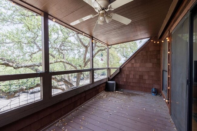 Building Photo - 7320 Cave Hollow Dr