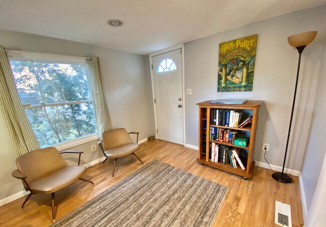 Building Photo - 2336 Canterbury Rd