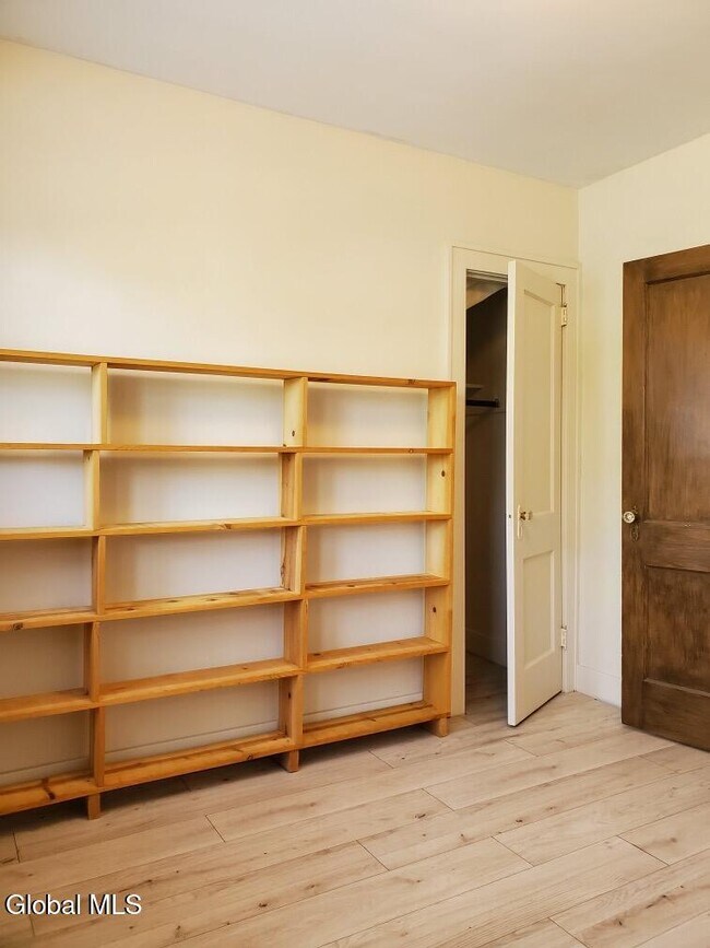 Building Photo - 1058 Washington Ave