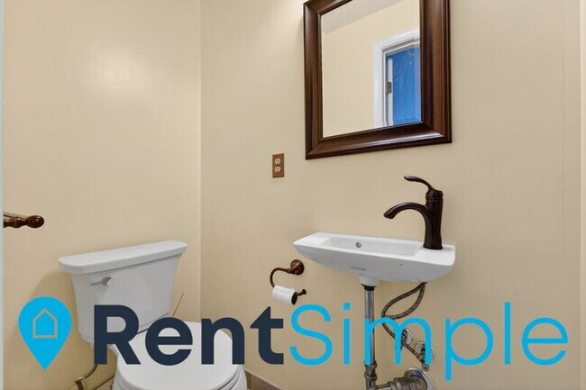 Building Photo - 13136 Ashnut Ln