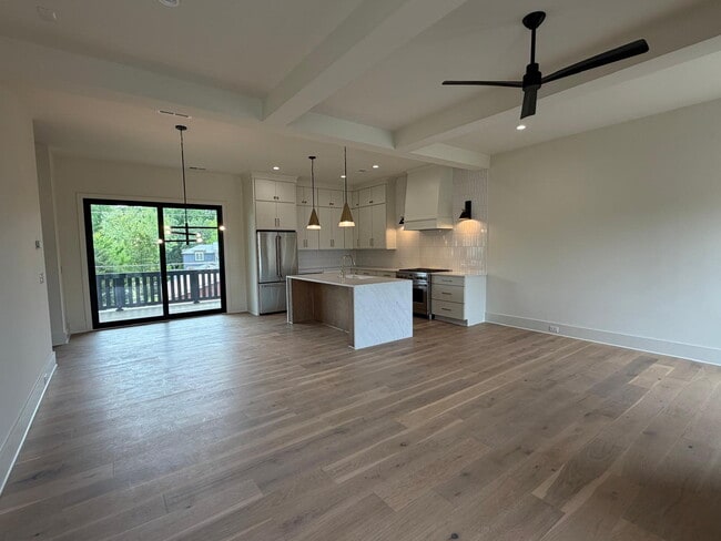 Building Photo - "Spacious and Elegant 4-Bedroom Home on Dover Avenue with 3.5 Baths and Nearly 3000 Sq Ft of Livi...