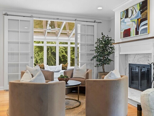 Building Photo - 93 W Goulding St