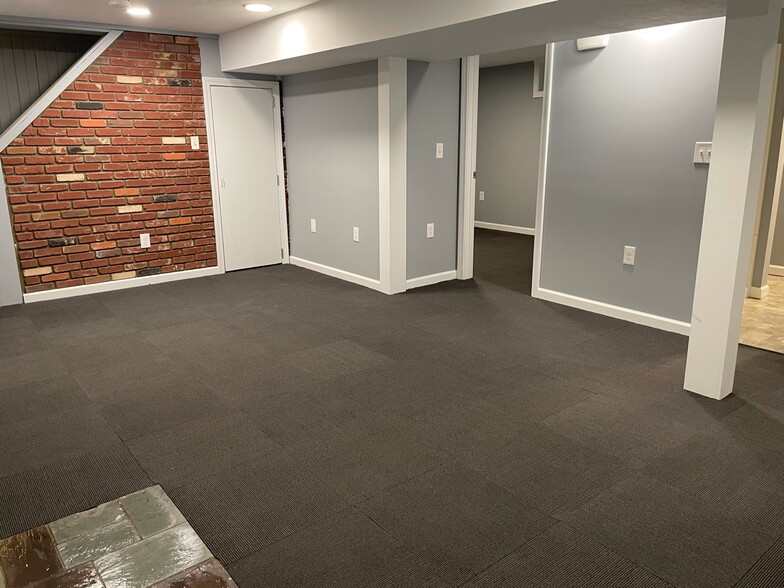 Building Photo - 85 N Branch Pky