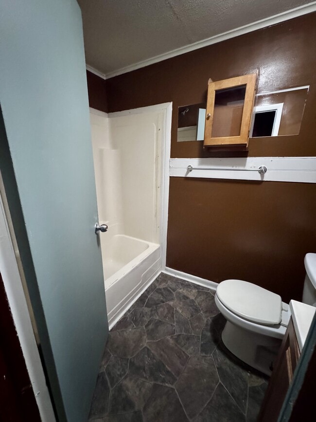 Building Photo - 918 Eureka St