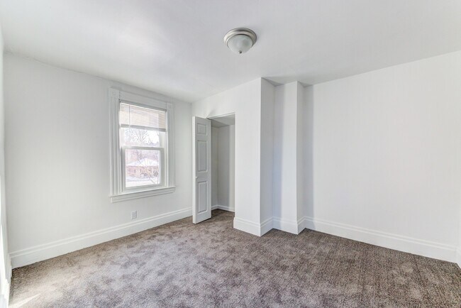 Building Photo - AVAILABLE MAY 2024 - Recently Renovated 2 ...