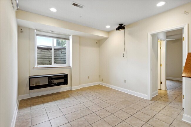 Building Photo - 1935 N 18th St