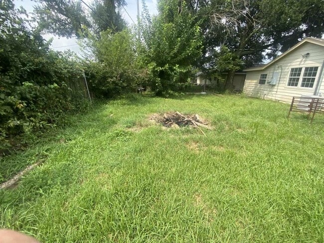 Building Photo - 5854 Heron Dr