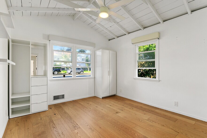 Building Photo - 721 3rd St
